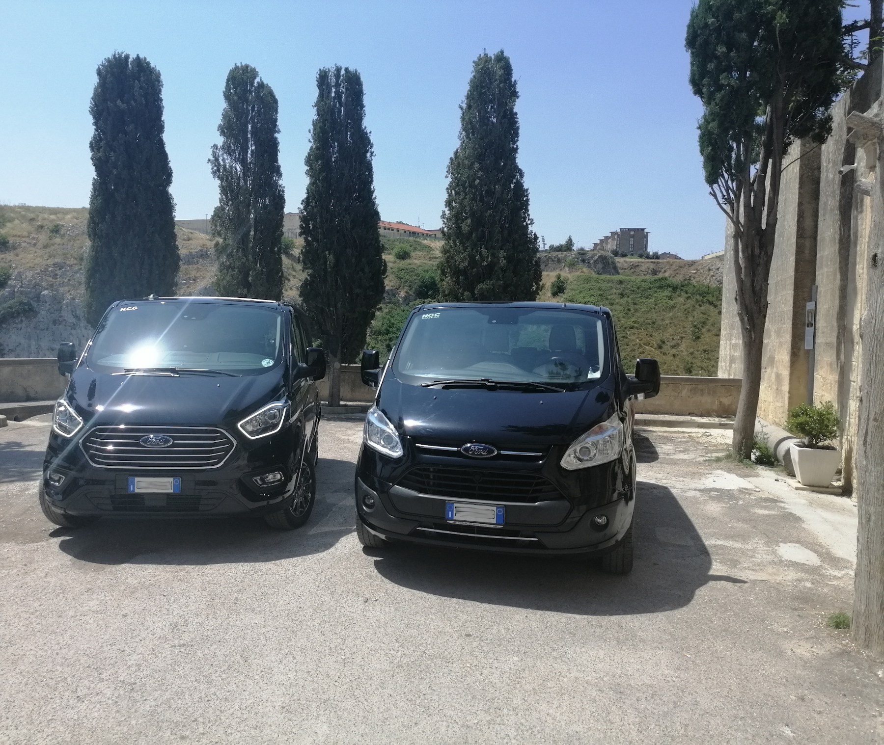 Shuttle Matera by Made in South of Italy Ford Tourneo custom i nostri mezzi servizi di noleggio con conducente